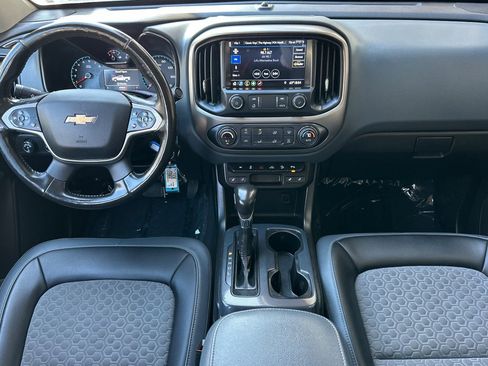 Used 2022 Chevrolet Colorado Z71 w/ Z71 Midnight Edition image 16