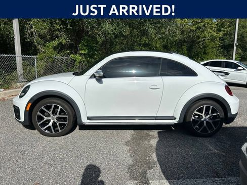 Used 2018 Volkswagen Beetle 2.0T Dune FWD image 3