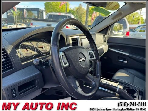 Used 2010 Jeep Grand Cherokee Laredo image 23