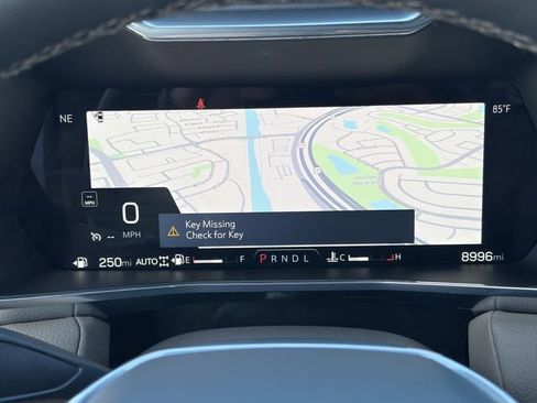 Used 2024 GMC Canyon Denali image 11