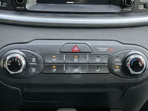 Used 2019 Kia Sorento AWD image 13