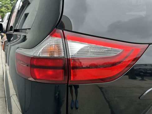 Used 2020 Toyota Sienna LE FWD image 5