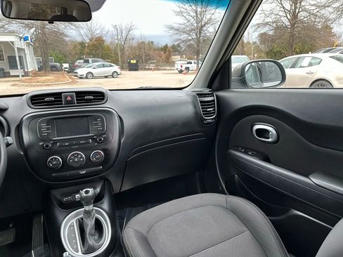 Used 2019 Kia Soul image 22