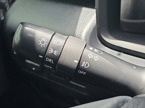 Used 2022 Toyota 4Runner SR5 Premium w/ Moonroof Package AWD/4WD image 27
