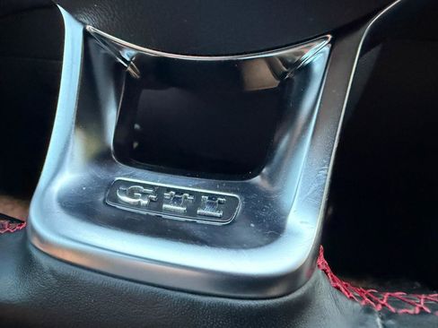 Used 2017 Volkswagen GTI Autobahn image 31