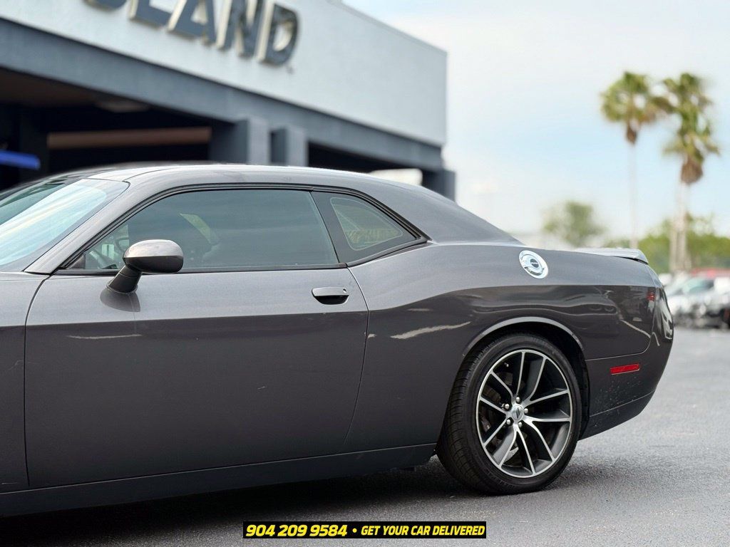 Used 2018 Dodge Challenger R/T w/ Performance Handling Group RWD image 5