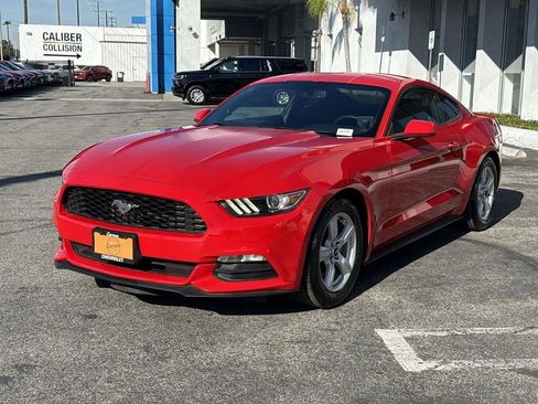 Used 2015 Ford Mustang Coupe RWD image 6