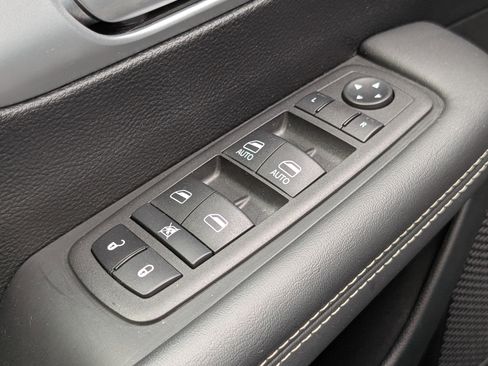 Used 2024 Chrysler Pacifica Touring-L w/ S Appearance Package FWD image 23