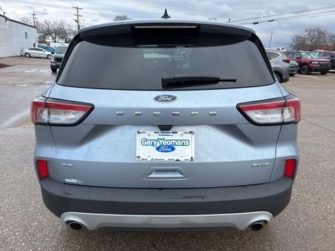 Used 2022 Ford Escape SE image 6