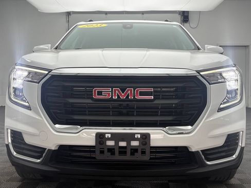 Used 2023 GMC Terrain SLE w/ Driver Convenience Package FWD image 12