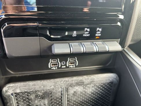 Used 2025 RAM 1500 Big Horn RWD image 46