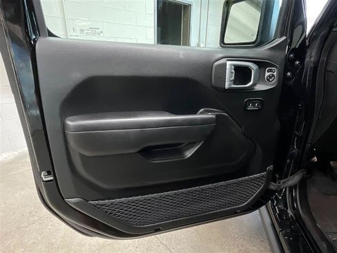 Used 2023 Jeep Wrangler Unlimited w/ Cold Weather Group AWD/4WD image 12