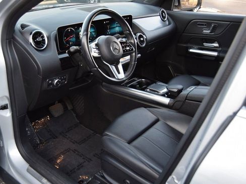 Used 2021 Mercedes-Benz GLA 250 4MATIC w/ Premium Package image 20