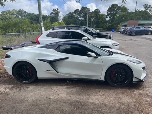 Used 2025 Chevrolet Corvette Z06 w/ Z07 Performance Package RWD image 5