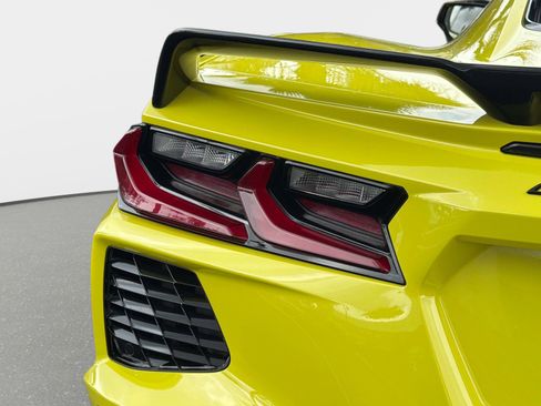 Used 2023 Chevrolet Corvette Stingray Preferred Cpe w/ Z51 Performance Package RWD image 16