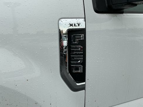 Used 2021 Ford F250 XLT w/ FX4 Off-Road Package AWD/4WD image 36