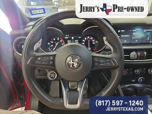Used 2022 Alfa Romeo Stelvio Veloce AWD/4WD image 14