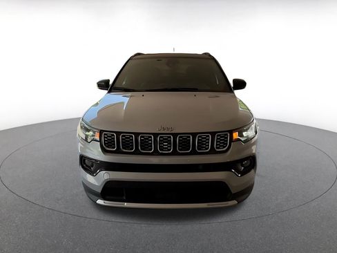 Used 2025 Jeep Compass Limited AWD/4WD image 4