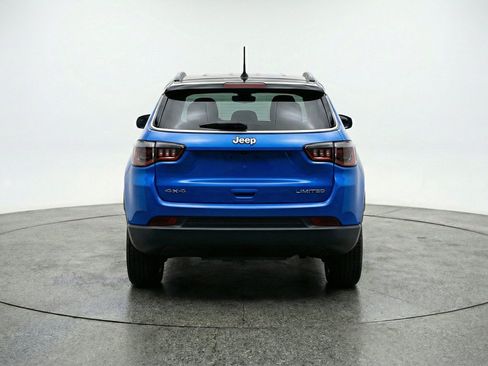 Used 2025 Jeep Compass Trailhawk AWD/4WD image 7