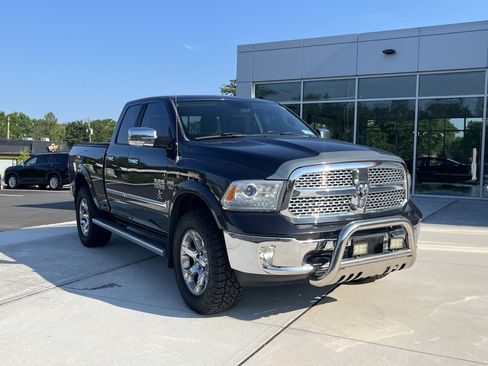 Used 2013 RAM 1500 Laramie w/ Convenience Group AWD/4WD image 2