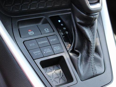 Certified 2020 Toyota RAV4 XLE Premium AWD/4WD image 18