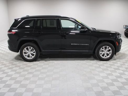 Used 2023 Jeep Grand Cherokee Limited AWD/4WD image 11
