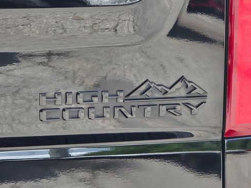 Used 2022 Chevrolet Silverado 2500 High Country w/ Technology Package AWD/4WD image 42