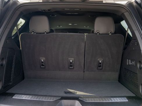 Used 2025 GMC Yukon Denali image 6