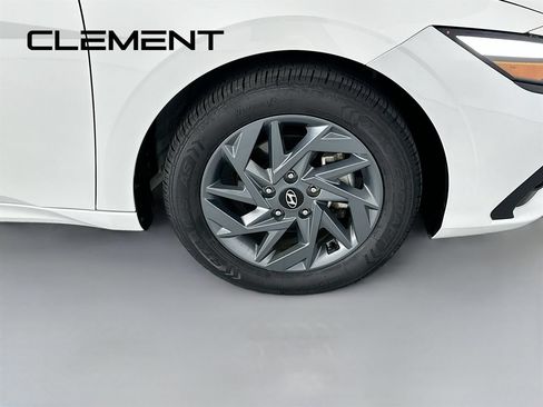 Used 2024 Hyundai Elantra SEL FWD image 33