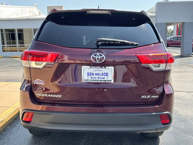Used 2018 Toyota Highlander XLE AWD/4WD image 8
