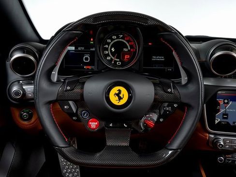 Used 2019 Ferrari Portofino image 6