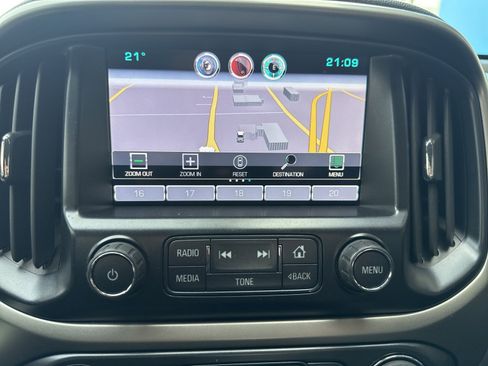 Used 2015 Chevrolet Colorado Z71 image 24