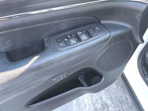 Used 2022 Jeep Grand Cherokee Limited image 12