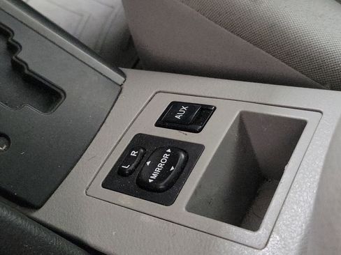 Used 2011 Toyota RAV4 4WD image 31