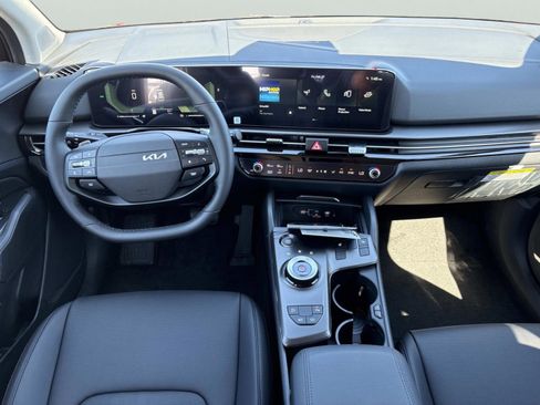 New 2026 Kia Sportage EX image 16