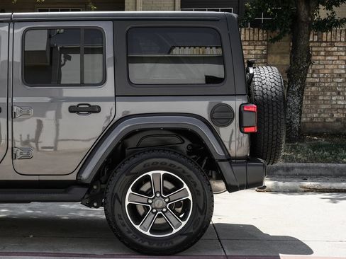 Used 2023 Jeep Wrangler Unlimited Sahara w/ LED Lighting Group AWD/4WD image 23