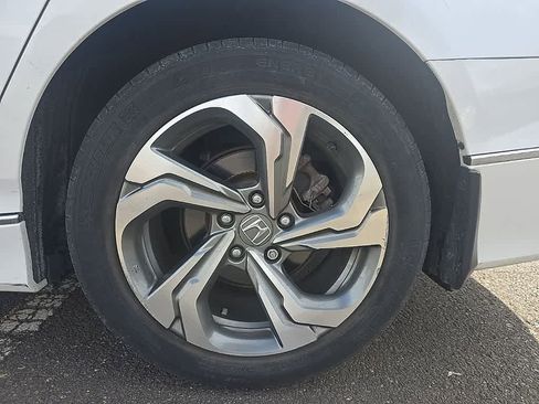 Used 2018 Honda Accord EX image 7