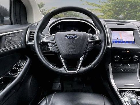 Certified 2020 Ford Edge SEL image 5