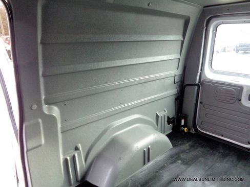 Used 2013 Ford E-250 and Econoline 250 w/ PWR Group image 18