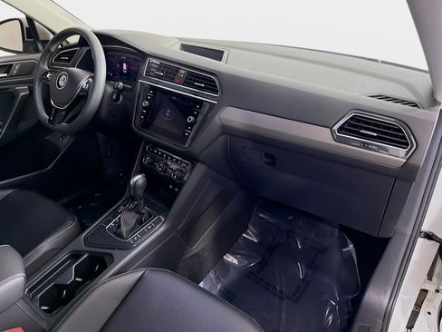 Used 2021 Volkswagen Tiguan SEL image 29