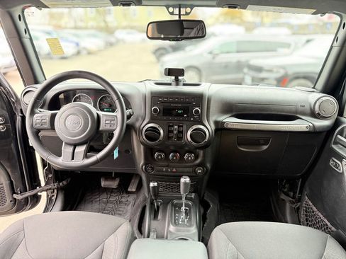 Used 2018 Jeep Wrangler Unlimited Sport S image 7