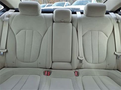 Used 2016 Chrysler 200 Limited image 14