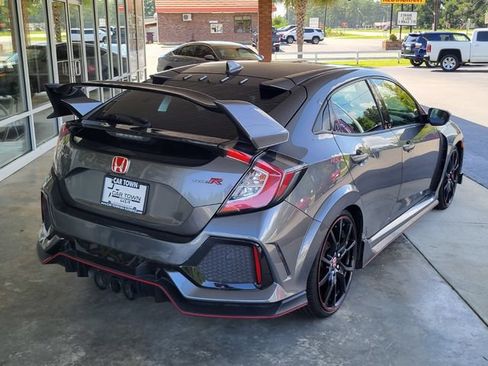 Used 2017 Honda Civic Type R image 2