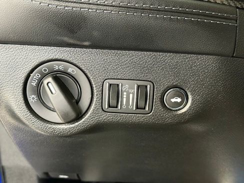 Used 2022 Dodge Challenger R/T Scat Pack RWD image 28