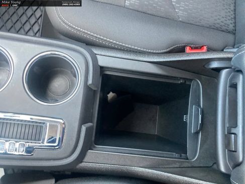Used 2014 GMC Acadia SLE FWD image 32