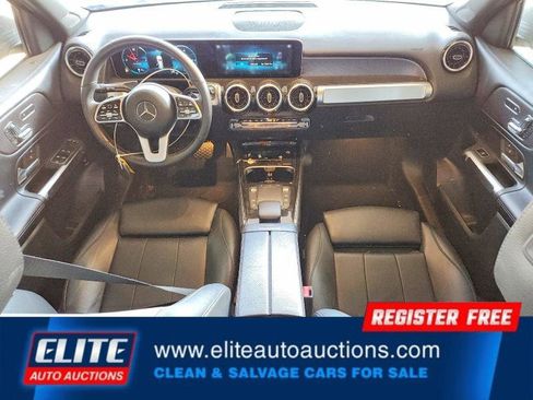 Used 2021 Mercedes-Benz GLB 250 GLB 250 w/ Premium Package image 16