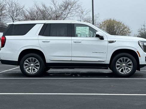 New 2026 GMC Yukon Denali w/ Advanced Technology Package image 3