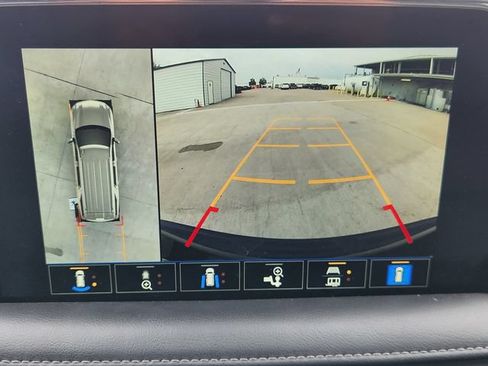 Used 2022 Chevrolet Suburban Z71 w/ Luxury Package AWD/4WD image 16