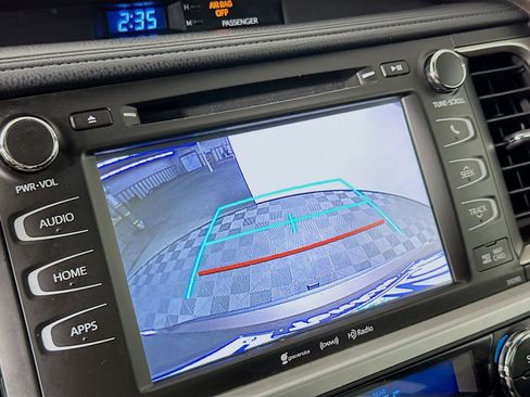 Used 2019 Toyota Highlander XLE AWD/4WD image 13