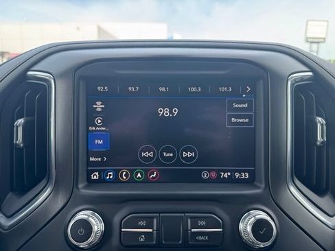 Used 2022 GMC Sierra 1500 AT4 w/ AT4 Premium Package AWD/4WD image 3